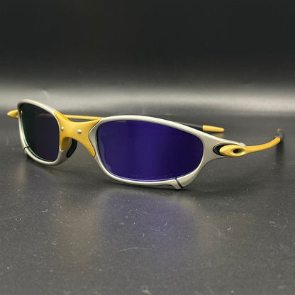 OAKLEY JULIETH
