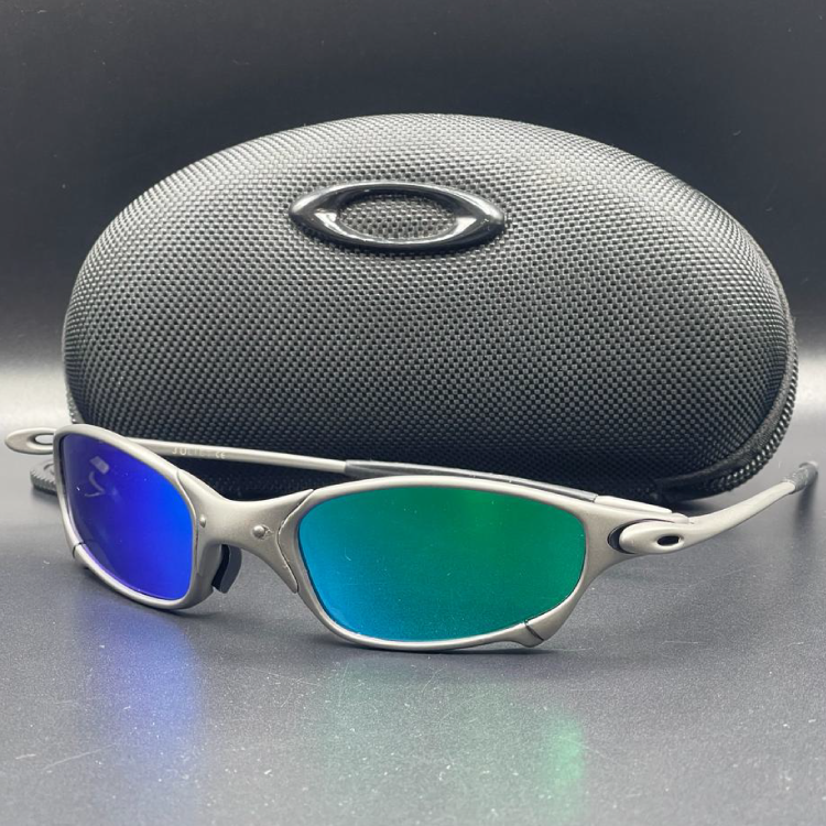 OAKLEY JULIETH